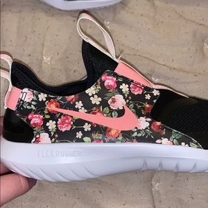 Nike Shoes - New Nike’s women’s 9 youth 7 never worn Nike Shoes - New Nike’s women’s 9 youth 7 never worn